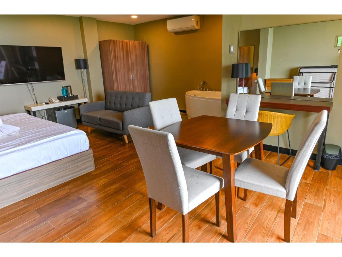 Capital O 890 Nami Hotel Tagaytay Tagaytay City Exteriér fotografie