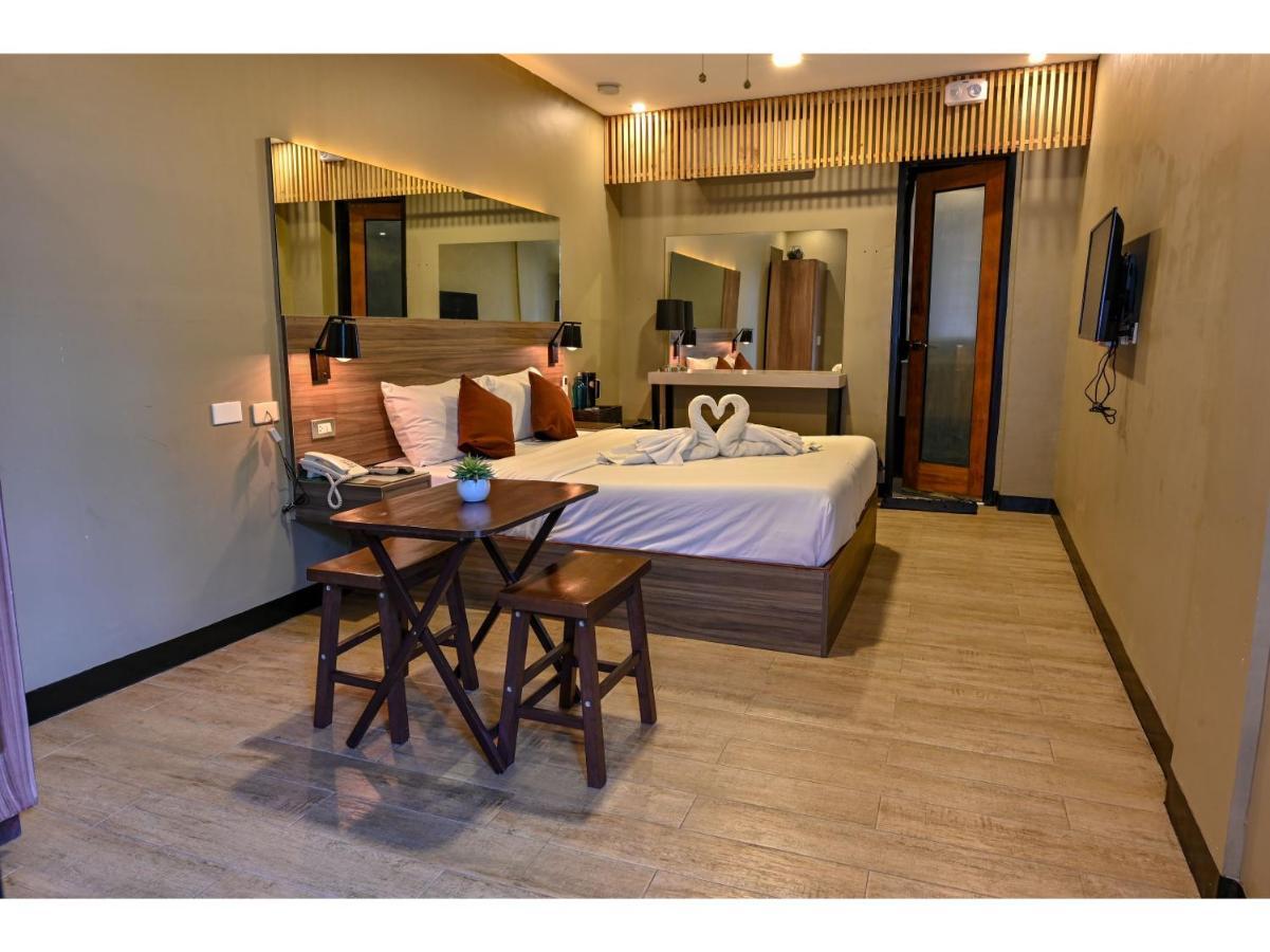 Capital O 890 Nami Hotel Tagaytay Tagaytay City Exteriér fotografie